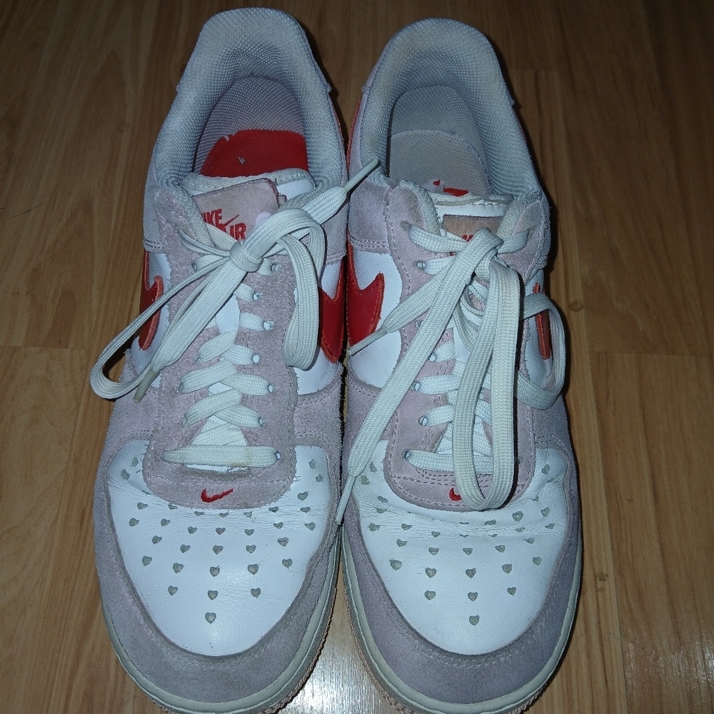 Nike Valentine Air Force 1s size 8.5 - Picture 5 of 6